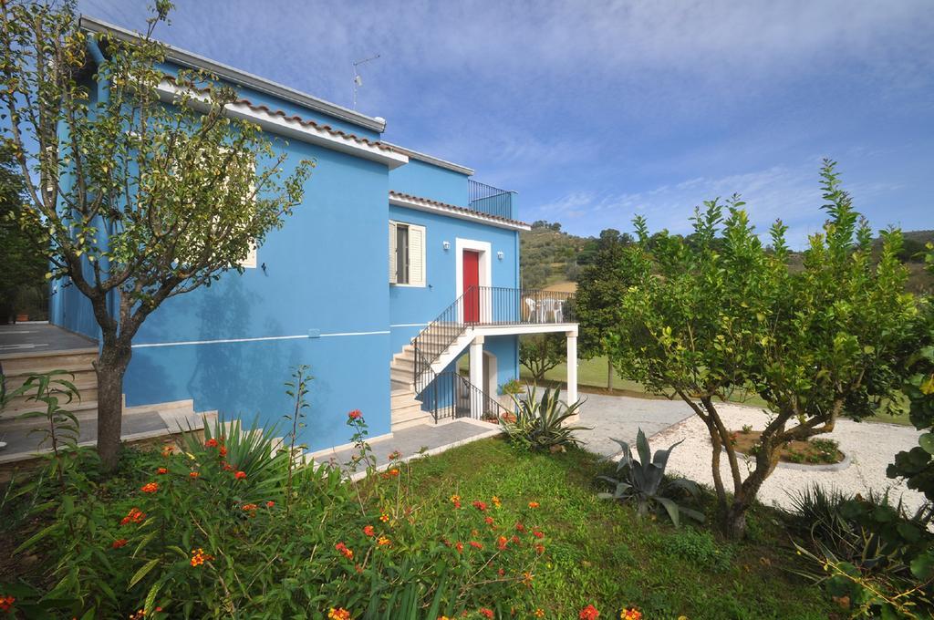 La Casa Blu Apartamento Mirabella Imbaccari Exterior foto
